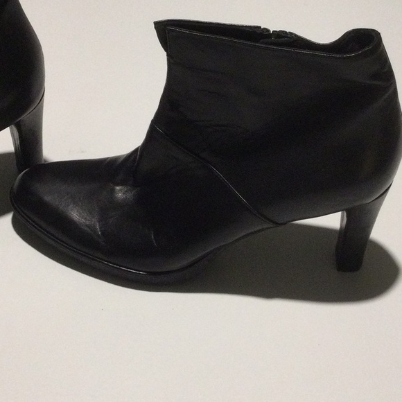Stuart Weitzman Black Ankle Boot - Picture 3 of 12